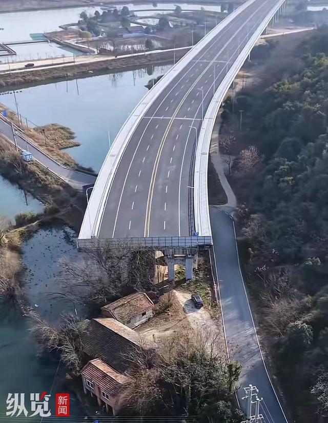 开云APP-纵览热点｜计划投资上亿元，湖南常德一大桥停工成“断头桥”，沦为“摆设”六七年，当地：主要受政策调整所致，暂无启动计划