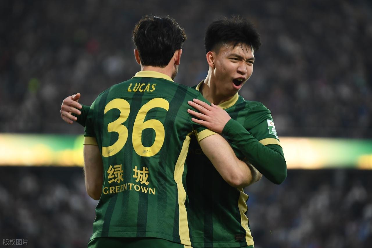 开云官网-意难平！曝德甲豪门诚邀王钰栋加盟，却未能如愿，背后原因引热议